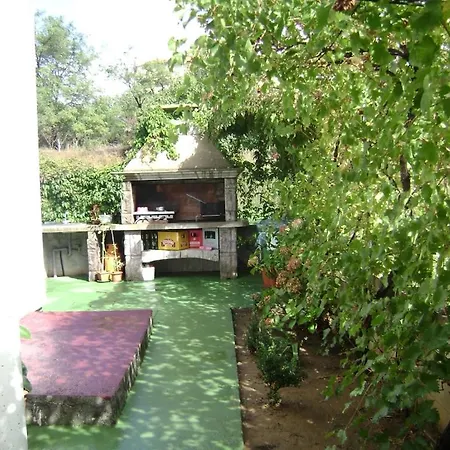 Guesthouse Lopar شقة لوبار